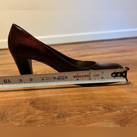 Liz Claiborne Red Patent Pumps - Picture 7 of 7